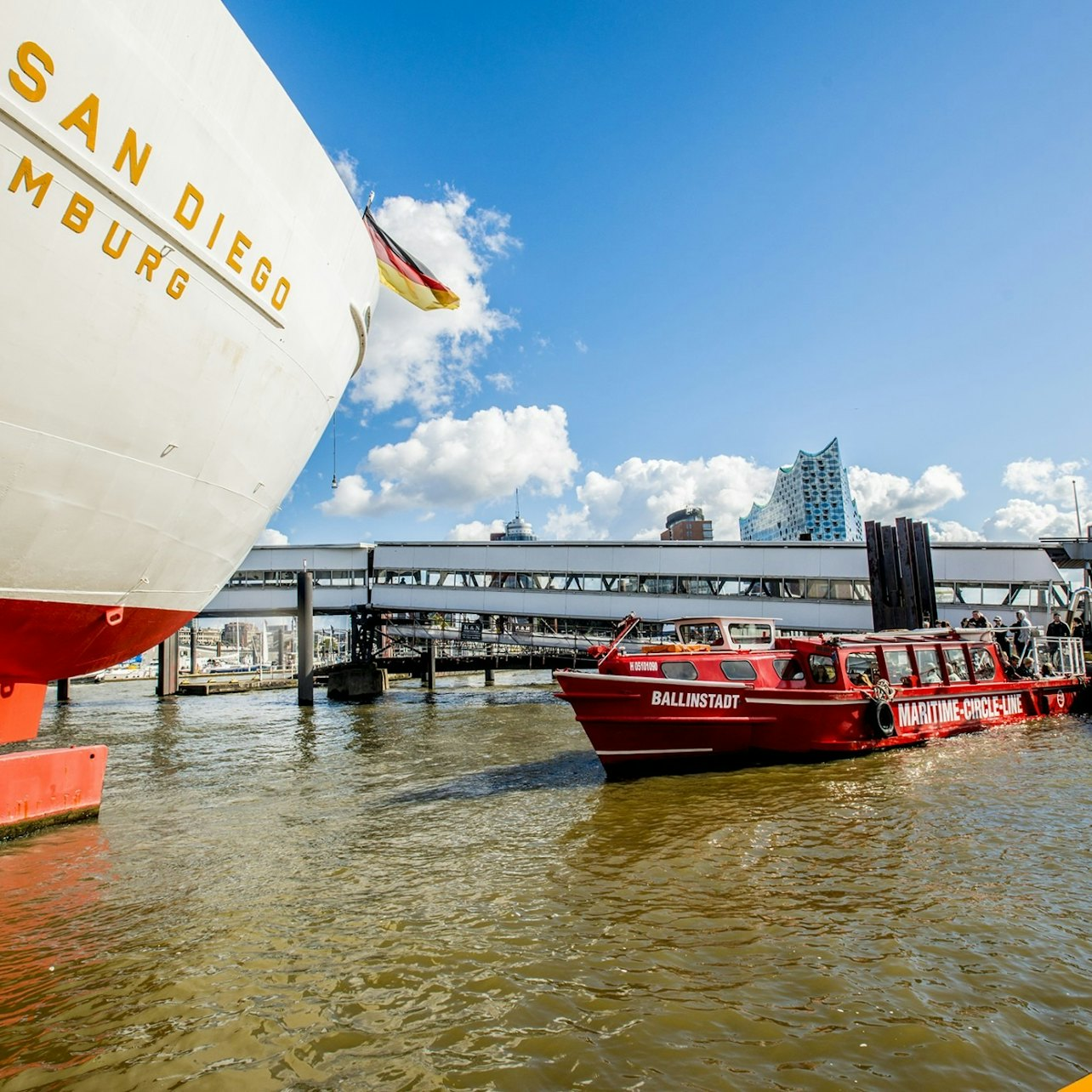 Hamburg: Hop-on Hop-off Harbor Tour + Cap San Diego - Photo 1 of 5