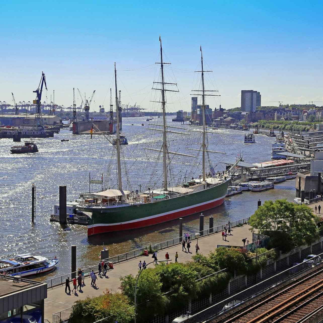 Museum Ship RICKMER RICKMERS - Photo 1 of 7