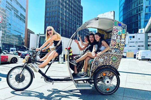 Rickshaw Tours Berlin - Groups of up to 16 people with several rickshaws - Photo 1 of 25