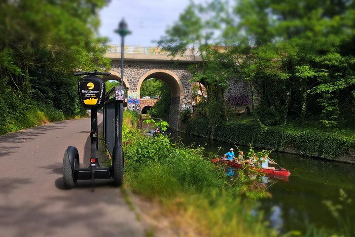 The Segway tour leads u. a. also along the picturesque Karl-Heine-Kanal.