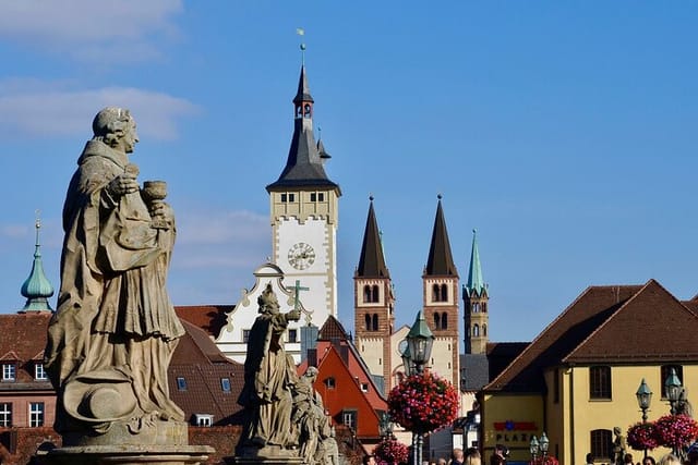 View of the town hall and St. Kiliansdom