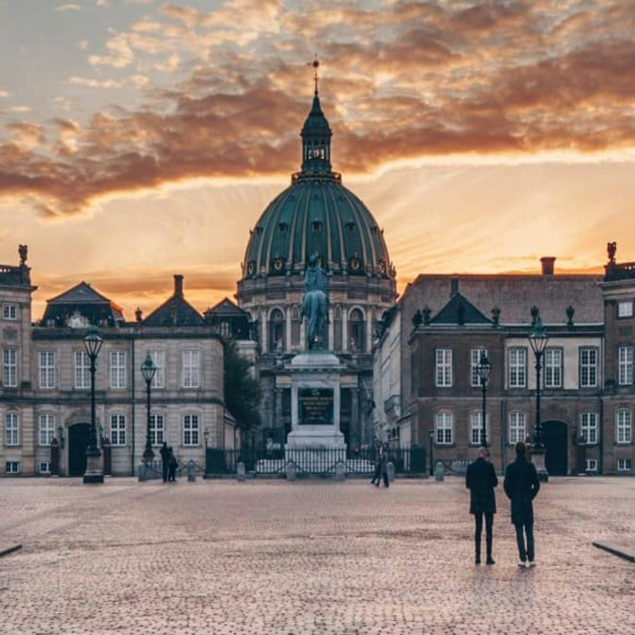 El Asesinato por el Palacio de Amalienborg: Caza Misteriosa Interactiva Autoguiada - Photo 1 of 7