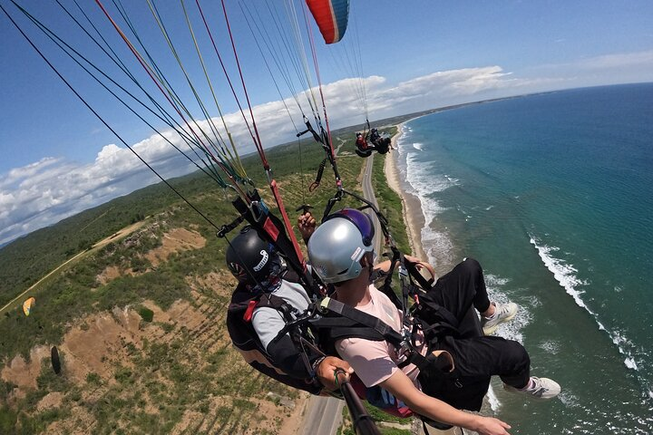 Ecuador Paragliding Montañita - Photo 1 of 7