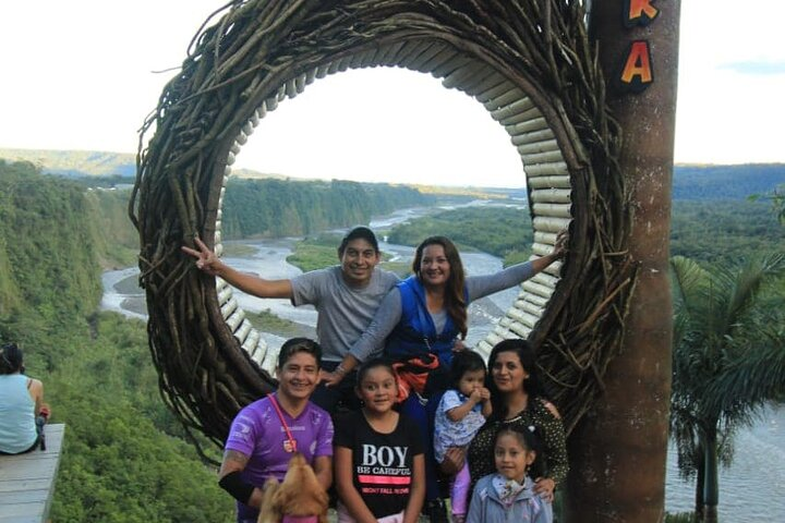 Love's Nest Viewpoint | La Tarqui Zoo | Puyo, Pastaza - Photo 1 of 11