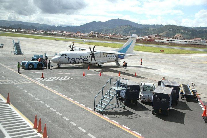 Shared transfer from Hotel to Airport in Guayaquil - Photo 1 of 7