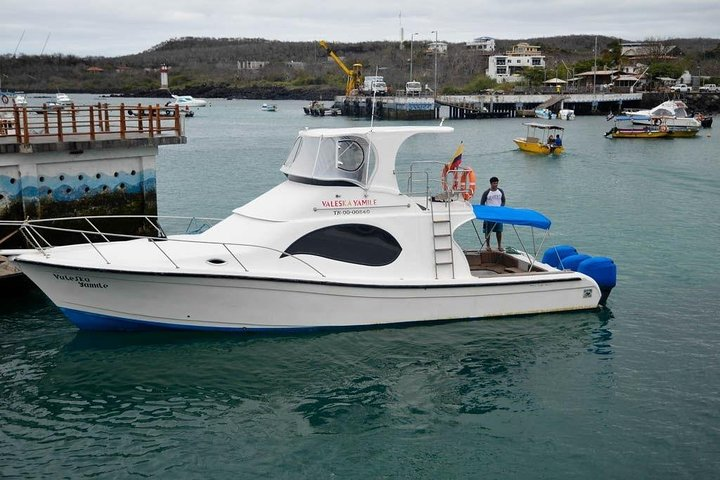 Transfer from San Cristobal Island to Santa Cruz Island - Photo 1 of 12