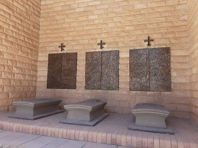 El alamein war cemetery with an Egyptologist - Photo 1 of 16