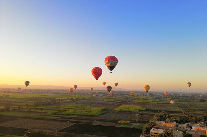 Hot air balloon luxor egypt