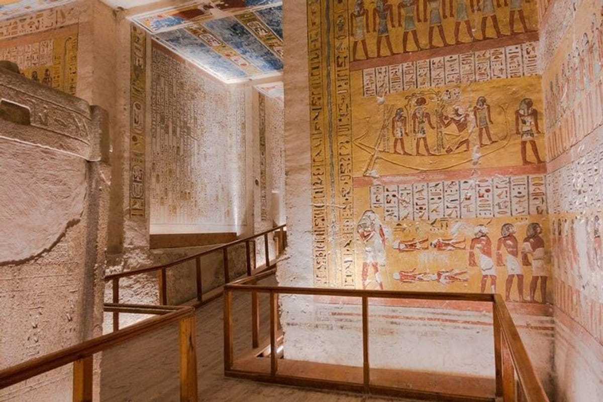 Safaga to Luxor:Tour of King Tut's Tomb & the Valley of the Kings - PH๏τo 5 of 14