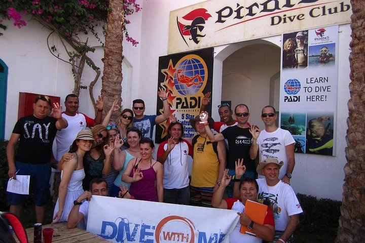 Pirates Dive Club