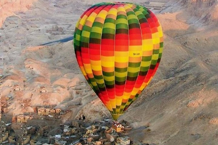 Sunrise Hot Air Balloon Ride in Luxor - Photo 1 of 10