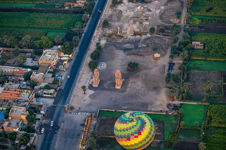 Sunrise Hot Air Balloon - Photo 1 of 5