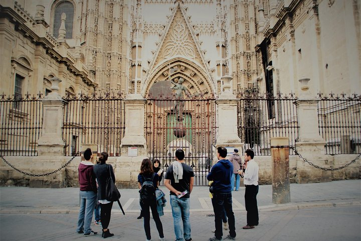 Alcazar & Cathedral of Seville Exclusive Group, max. 8 travelers - Photo 1 of 11