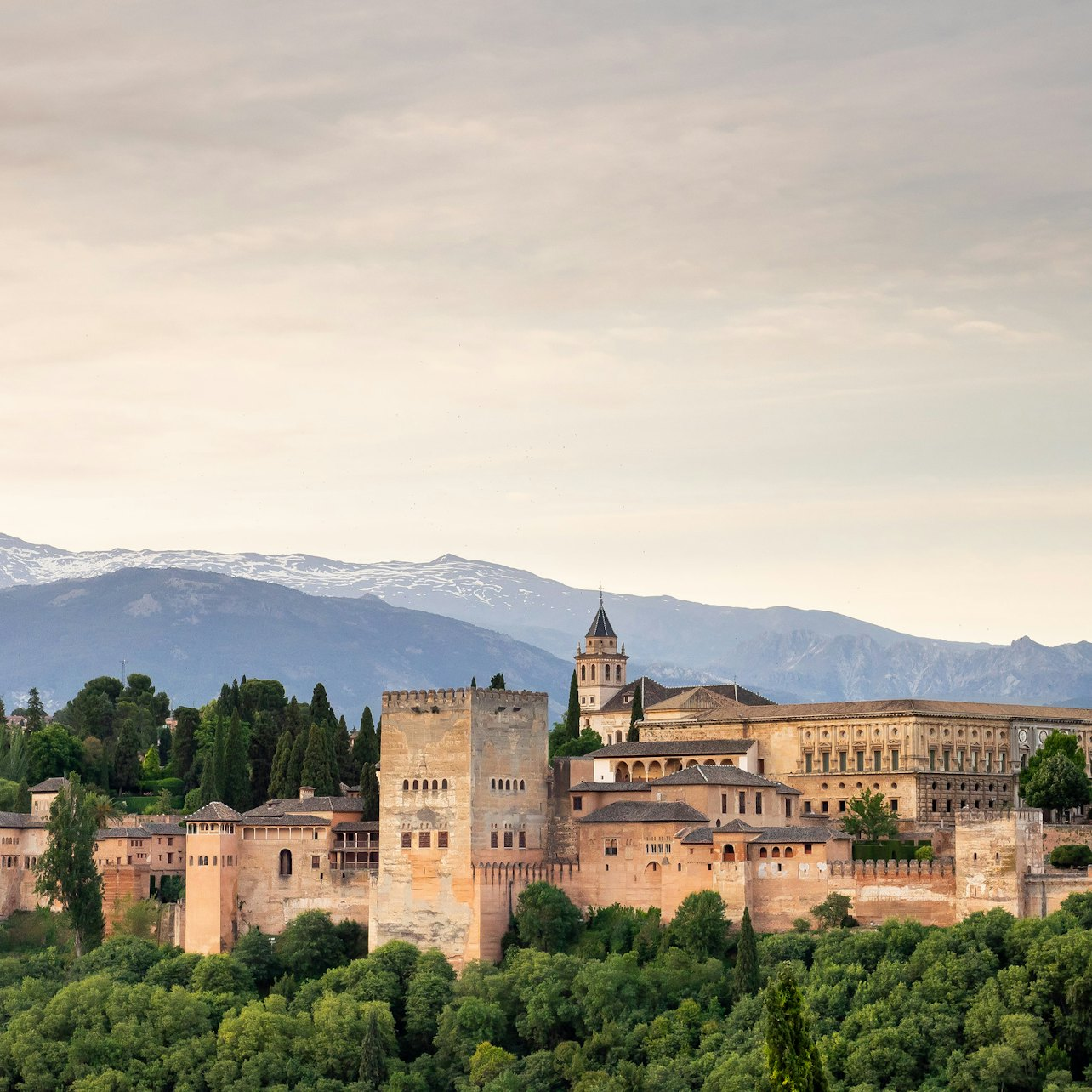 Alhambra Guided Tour and Flamenco Show with Drink - Photo 1 of 3