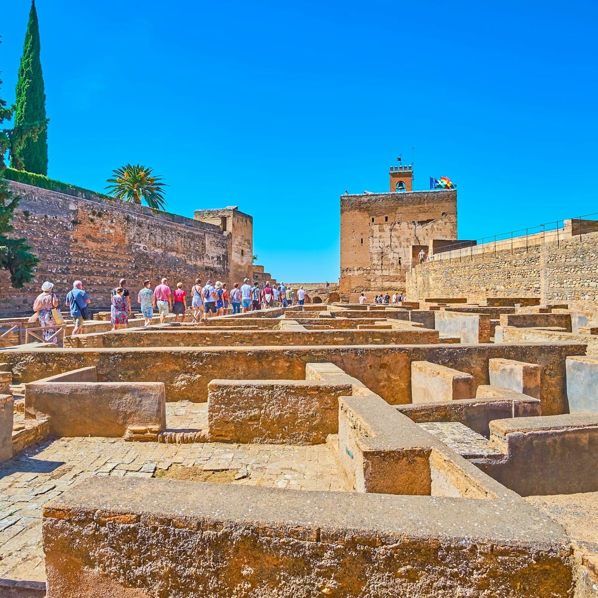 Alhambra: Guided Tour - PH๏τo 4 of 7