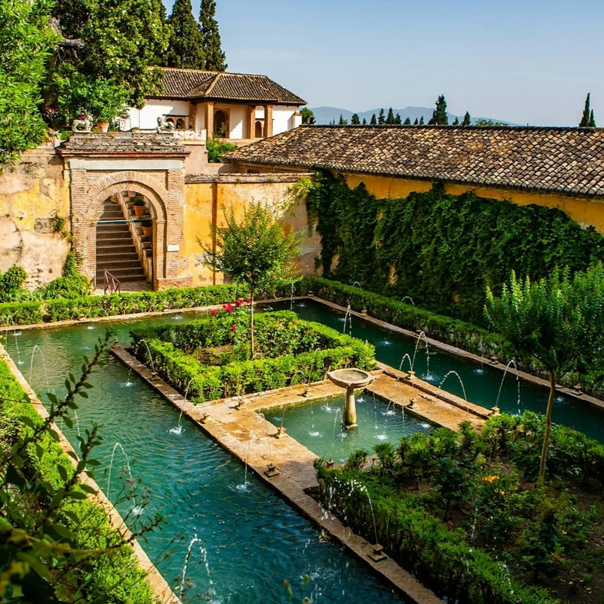 Alhambra: Guided Tour - PH๏τo 3 of 7