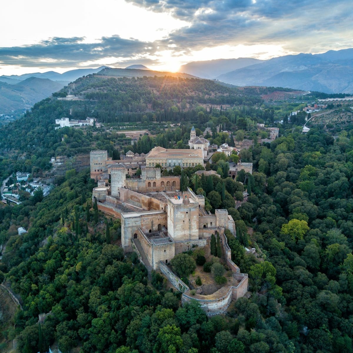 Alhambra: Guided Tour - PH๏τo 1 of 7