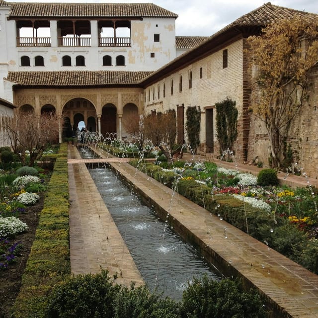 alhambra-nasrid-palaces-admission-ticket-audio-guide_1