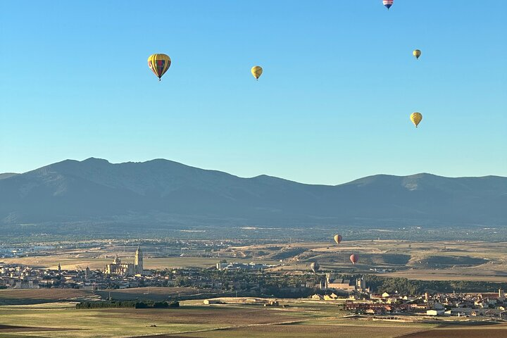 Balloon flight at sunrise in Segovia - Photo 1 of 10