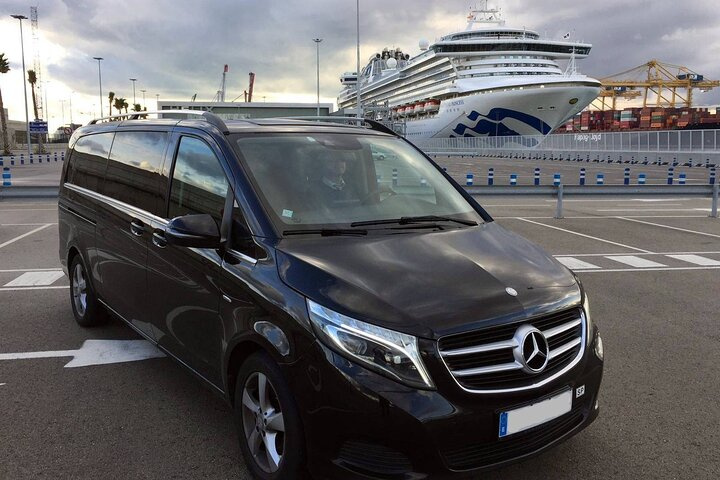 Barcelona 7pax airport transfer - Photo 1 of 7