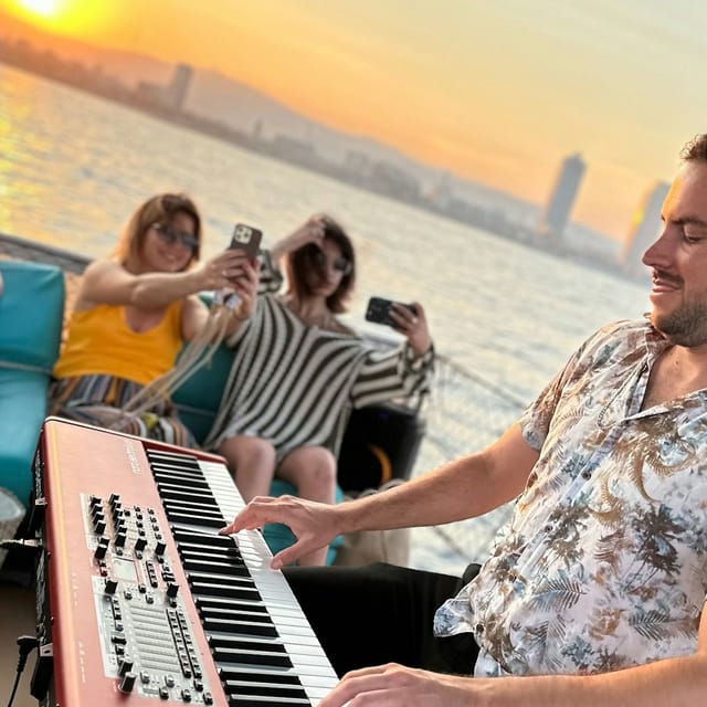 barcelona-jazz-blues-sunset-catamaran-cruise_1