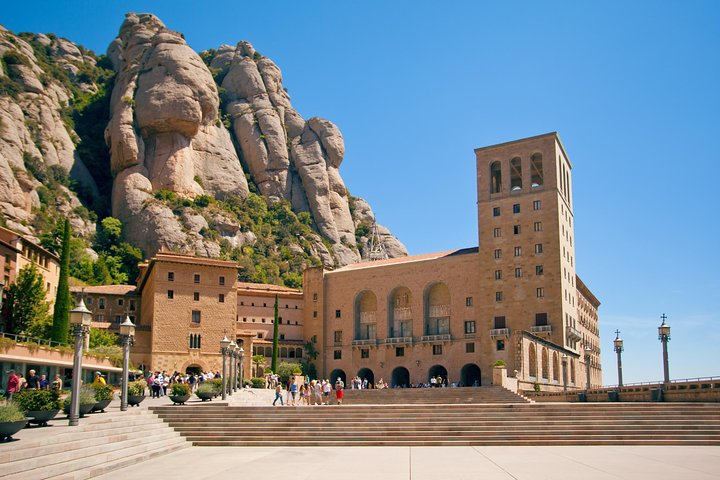  Barcelona and Montserrat Tour 