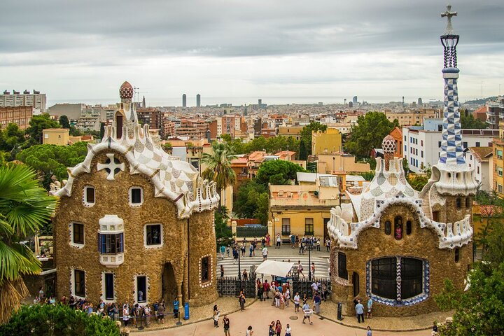 Barcelona: Reserved Entrance to Park Park Güell with Audio Guide - Photo 1 of 6