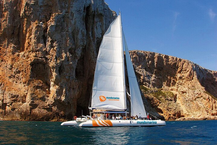 Bay trip in Calpe or Altea with a sailing catamaran - Photo 1 of 11