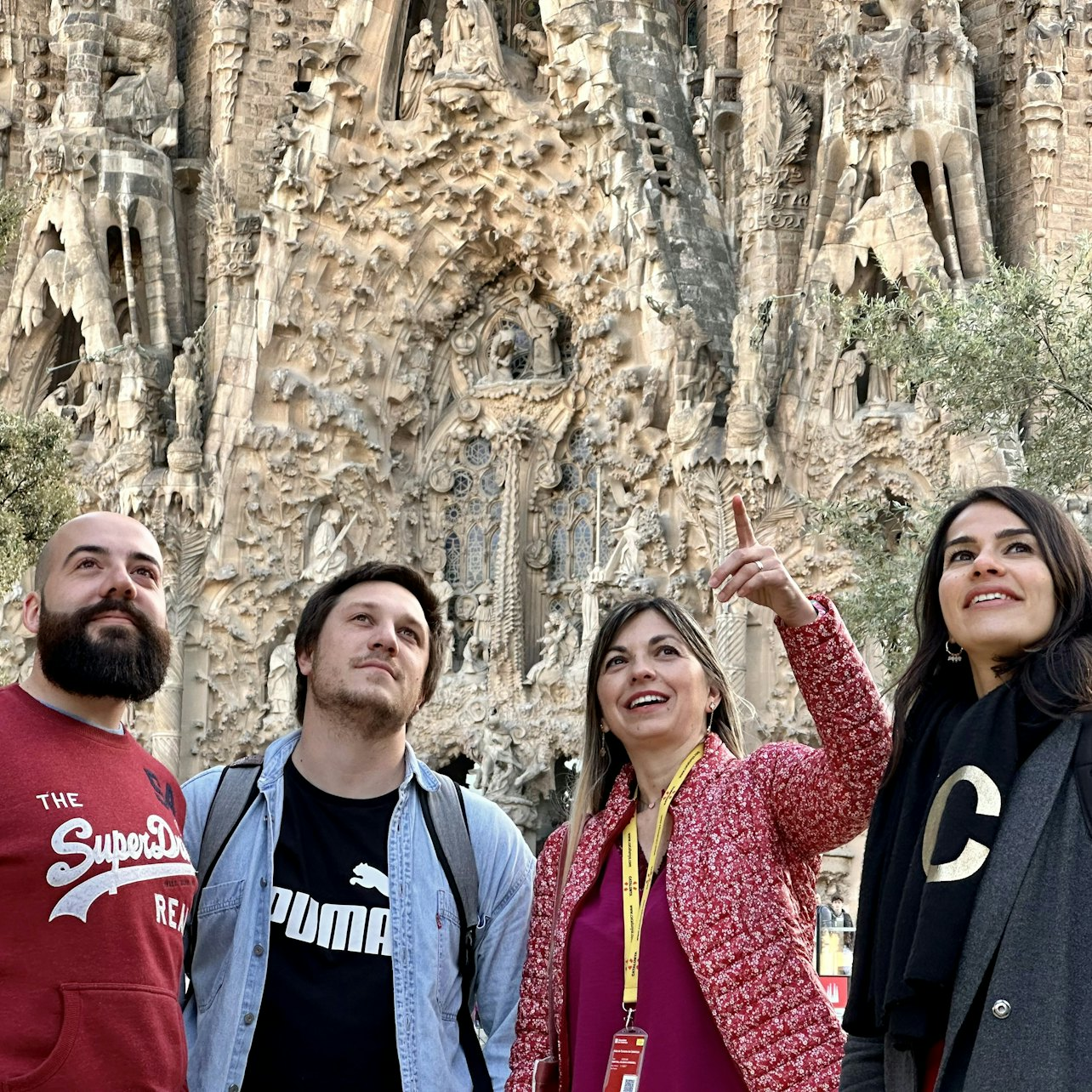 Go With A Local: Skip-The-Line Sagrada Família Tour in Spanish - Photo 1 of 6