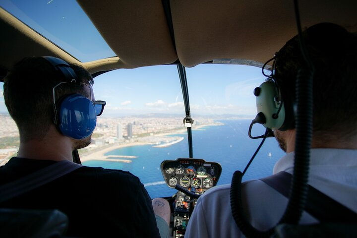 Helicopter Flight with optional Sailing Experience - Photo 1 of 14