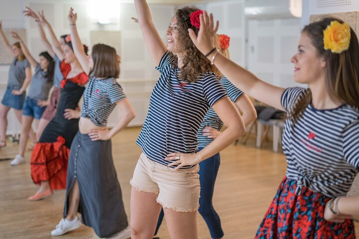 Flamenco class in Dance Studio