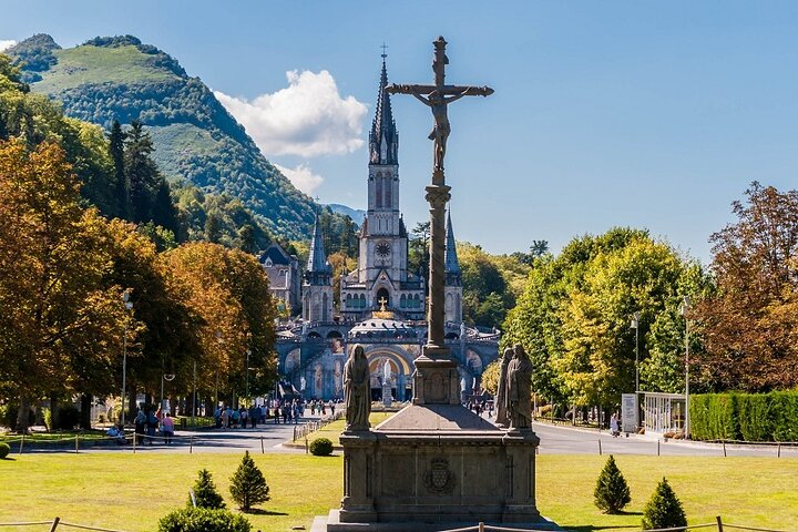 Lourdes Sanctuary tour- Catholic pilgrimage sanctuary - Photo 1 of 7