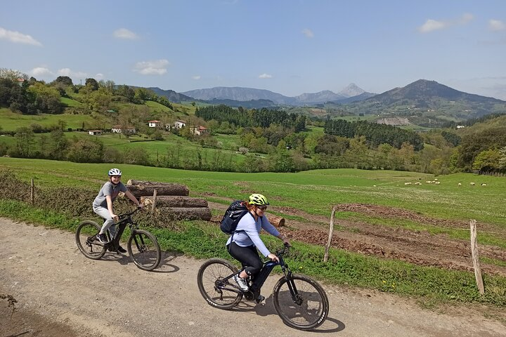 Mountain bike for all levels, in the Basque heart - Photo 1 of 11