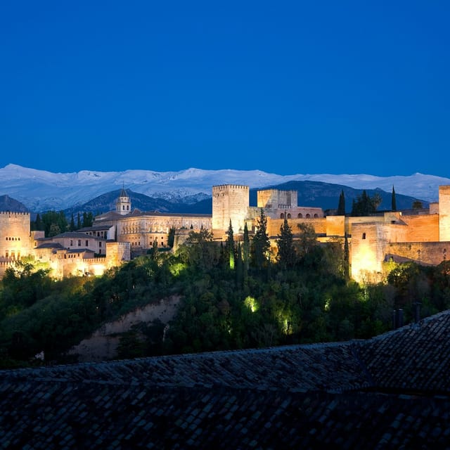 Night tour of the Alhambra and Nasrid Palaces - Photo 1 of 3