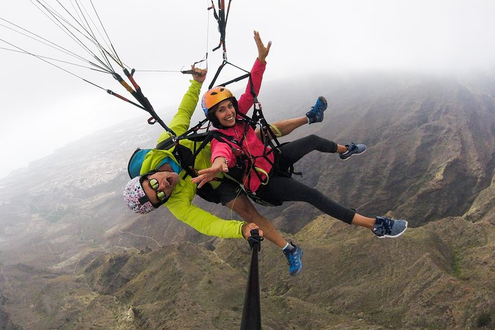 Paragliding in Tenerife, an experience that you cannot miss.