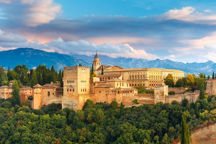 Private Almeria shore excursions to the Alhambra Palace - Photo 1 of 12