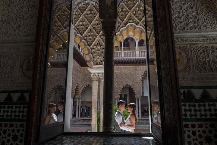 Private Photo Session with a Local Photographer in Seville - Photo 1 of 10