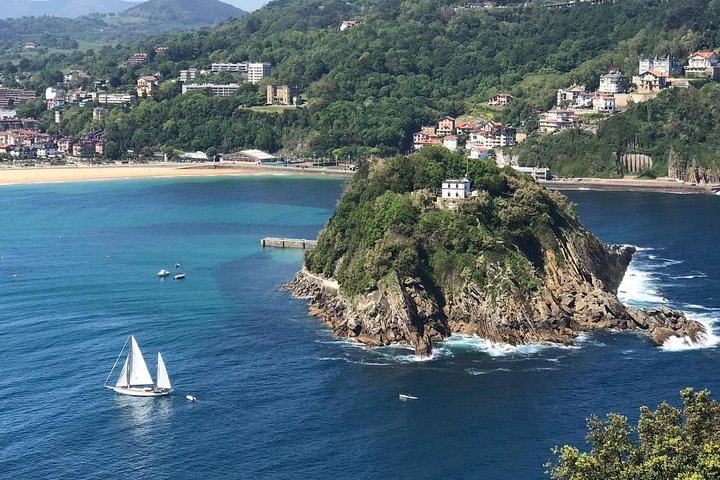 Private Sailing San Sebastian classic yacht - Photo 1 of 8