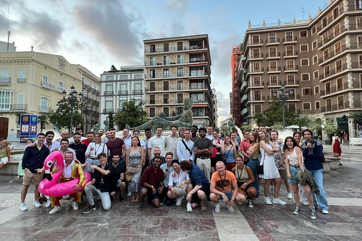 Pub Crawl Tour in the Old town of Valencia - Photo 1 of 20