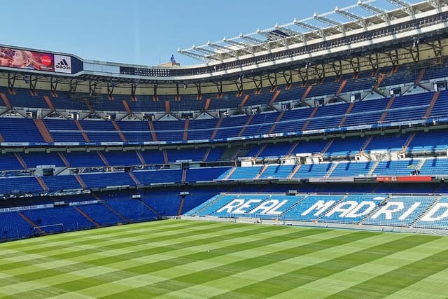 Real Madrid vs FC Barcelona - VIP Tickets - Photo 1 of 5