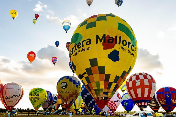 Romantic Sunrise Balloon Tour in Majorca - Photo 1 of 16