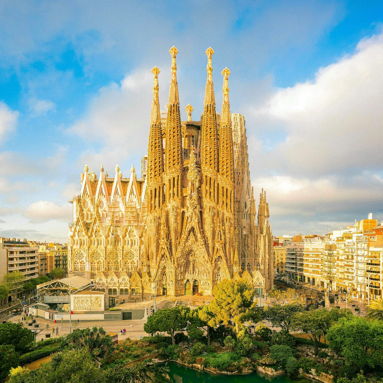 Sagrada Família: Fast Track Ticket + Guided Tour - Photo 1 of 5