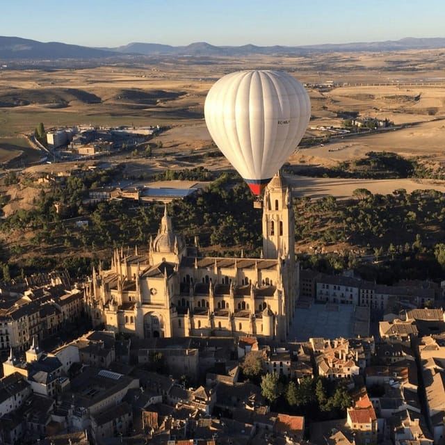 segovia-hot-air-balloon-flight-tourist-bus_1