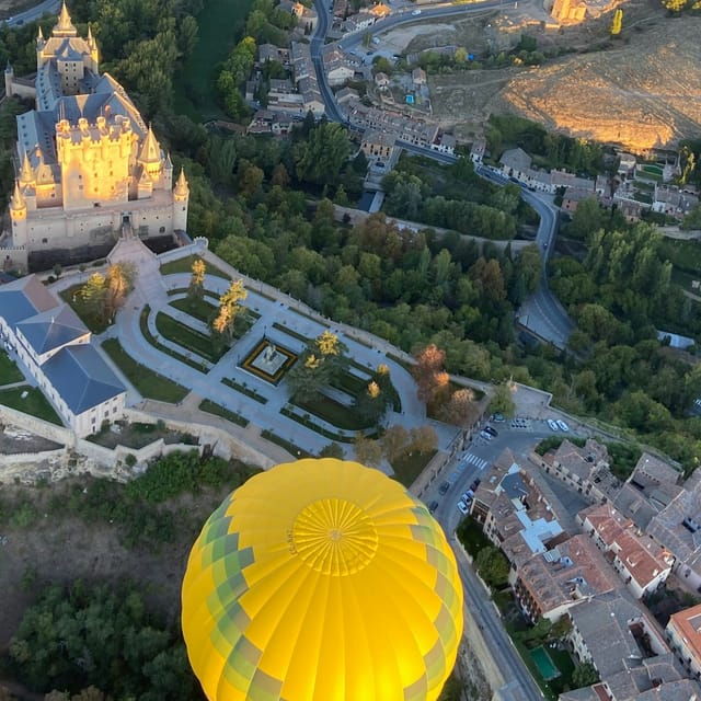 segovia-hot-air-balloon-flight-with-breakfast-and-cava_1