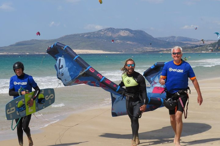 Semiprivate Kitesurfing Lessons in Cádiz, Spain - Photo 1 of 3