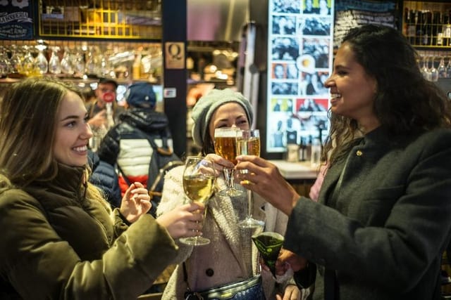 spanish-oysters-cava-and-iberico-ham-at-barcelonas-la-boqueria-market_1