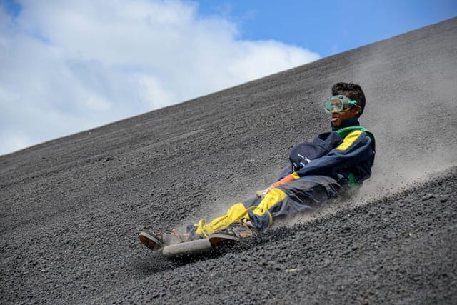 Surf the Fire Volcano Sand Boarding at Cerro Negro in León - Photo 1 of 6