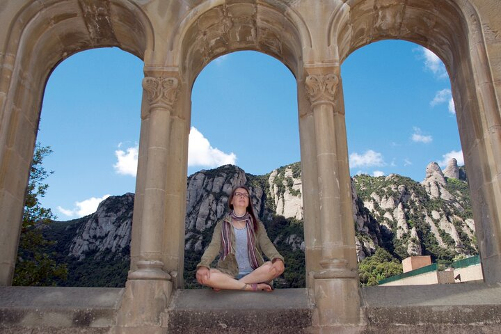 Transfer to Montserrat Monastery from Barcelona - Photo 1 of 9