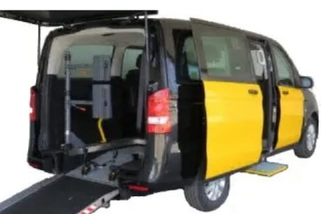 transfer with wheelchair Accessible from Bcn airport/ port/city - Photo 1 of 6