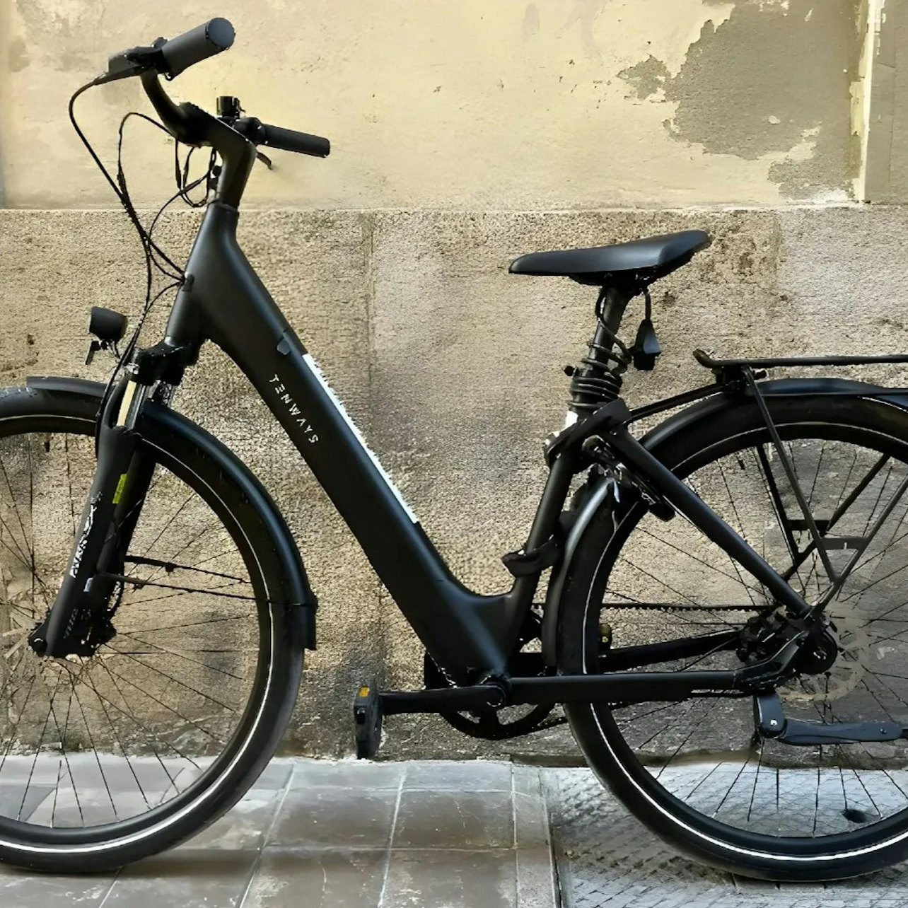 Valencia: Electric Bike Rental - Photo 1 of 6